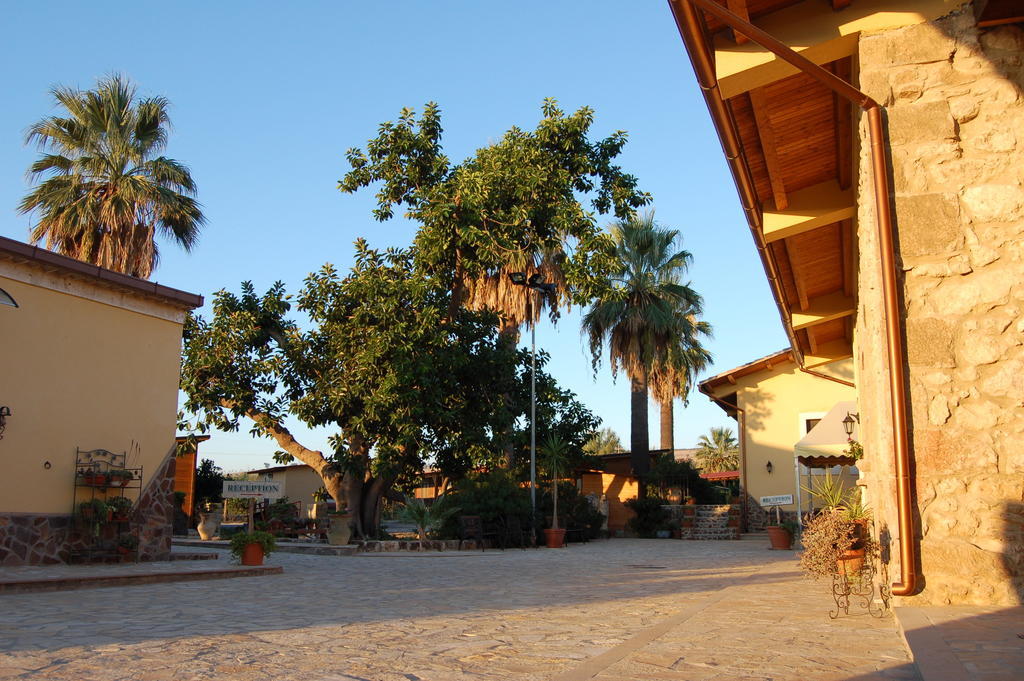 Il Giardino Del Sole Villa Agnone Bagni Eksteriør bilde