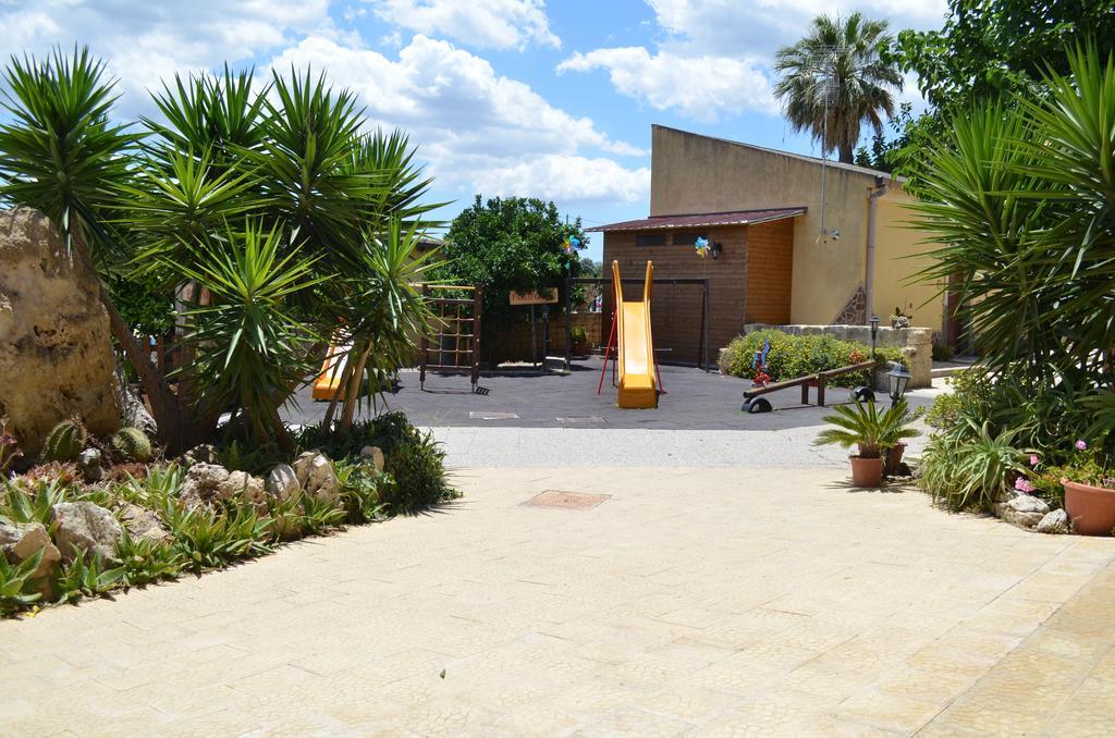 Il Giardino Del Sole Villa Agnone Bagni Eksteriør bilde