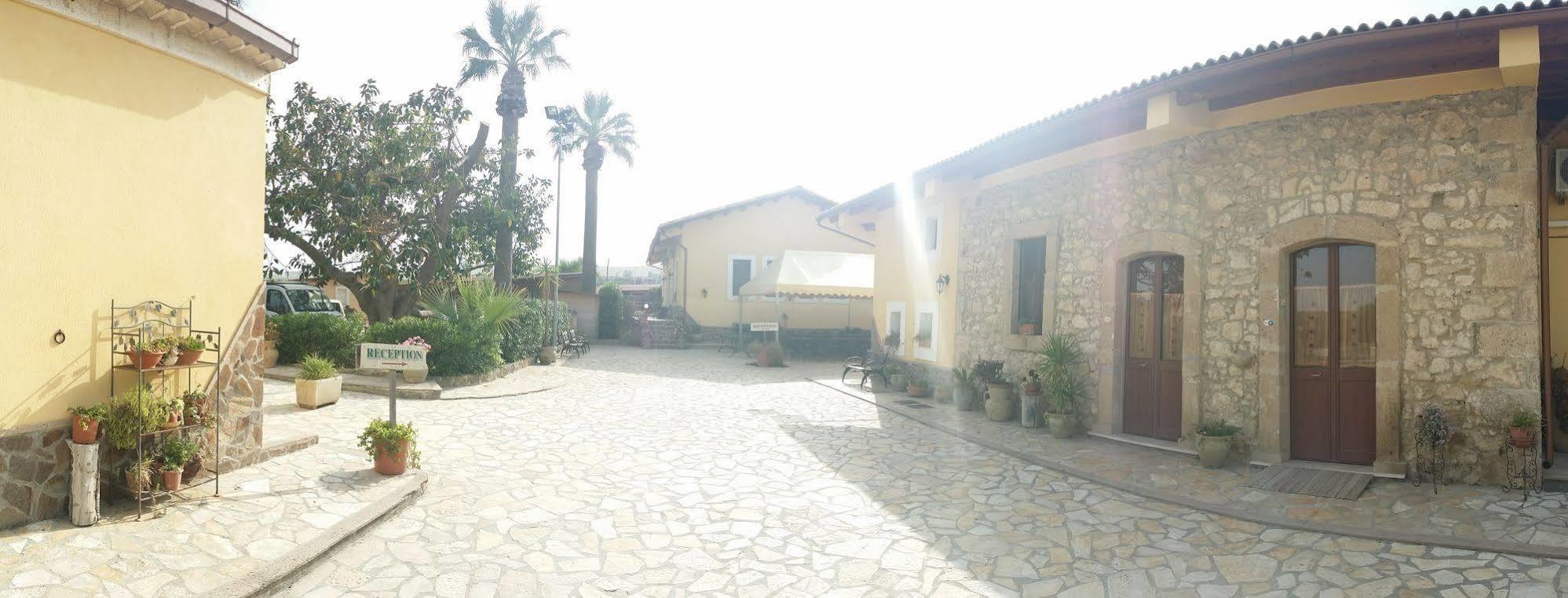 Il Giardino Del Sole Villa Agnone Bagni Eksteriør bilde